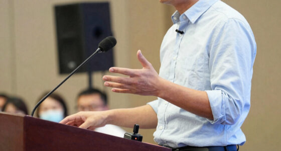 8 Best Wireless Microphones for Speeches in 2026